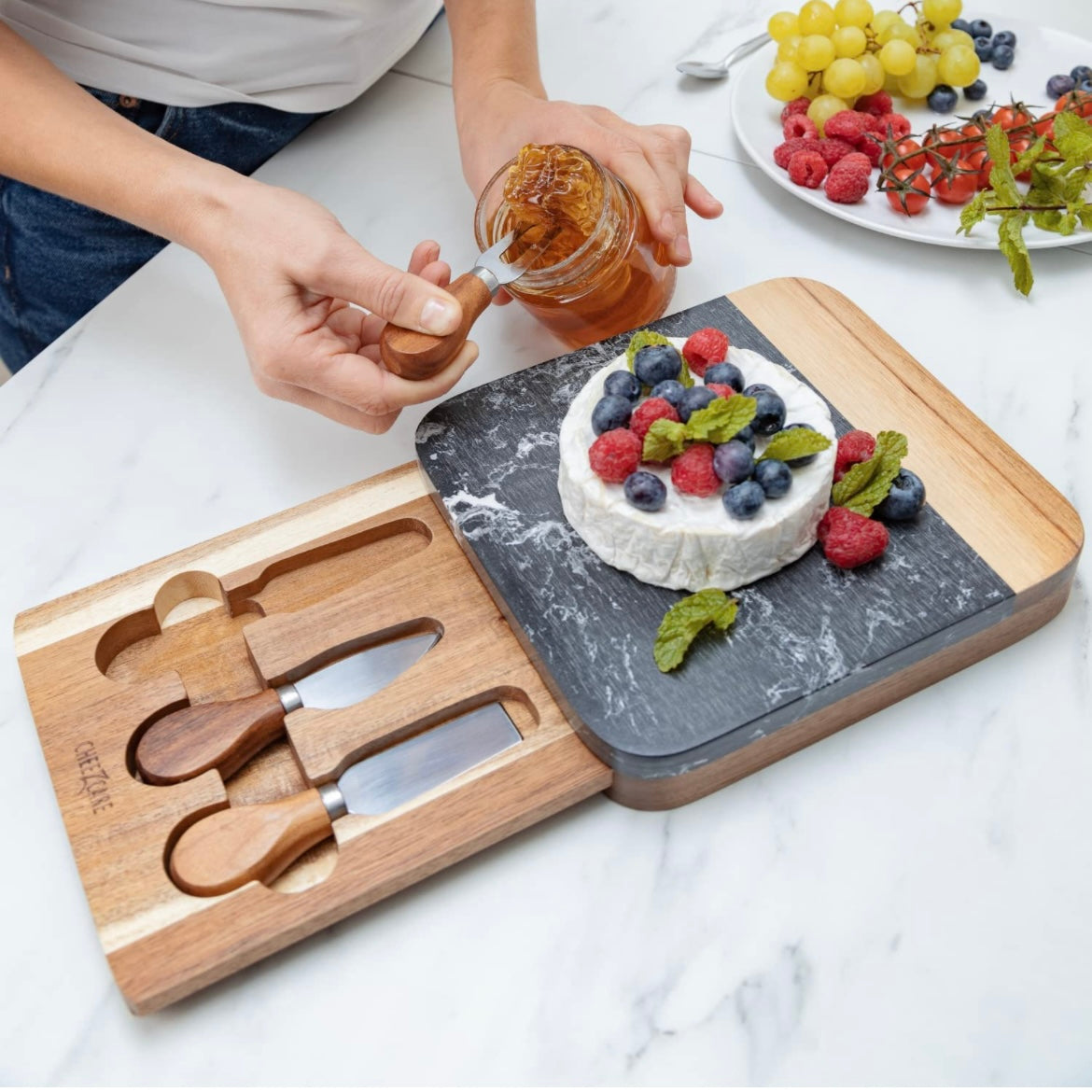 Small Charcuterie Board and Knife Set (Marble and Acacia Wood ) – Elizabeth  Samuel